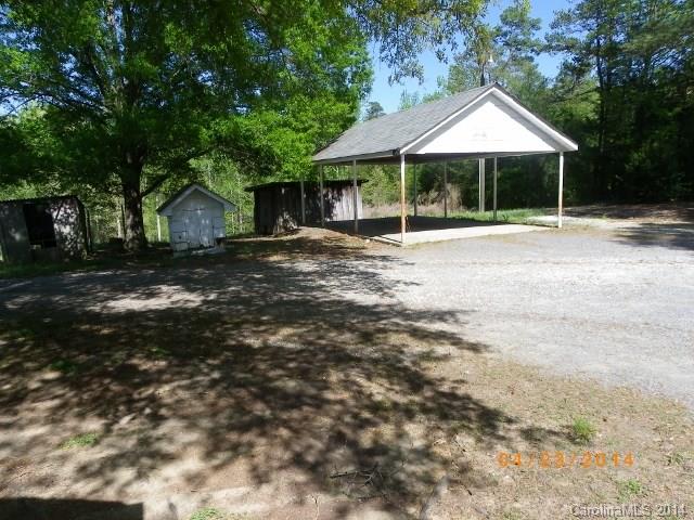 1960 Pleasant Road Fort Mill, SC 29708 - Photo 8 of 9 a backyard of a house with table and chairs