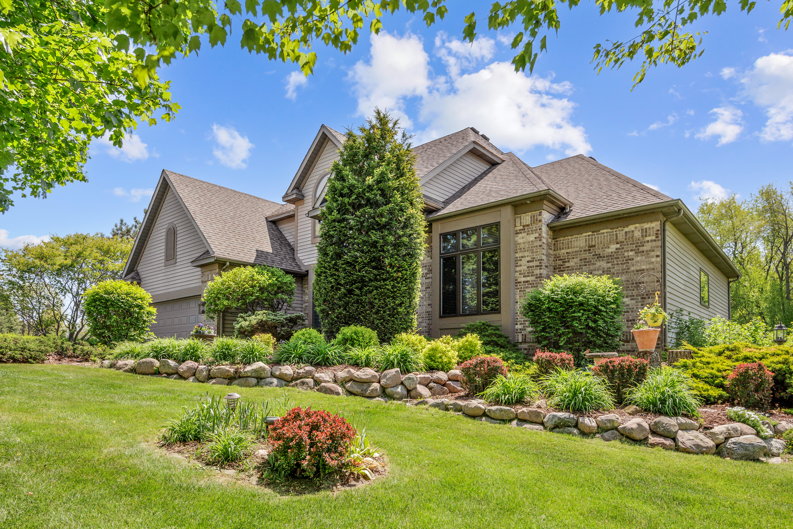 3302 Partridge Court Spring Grove, IL 60071 - Photo 1 of 43