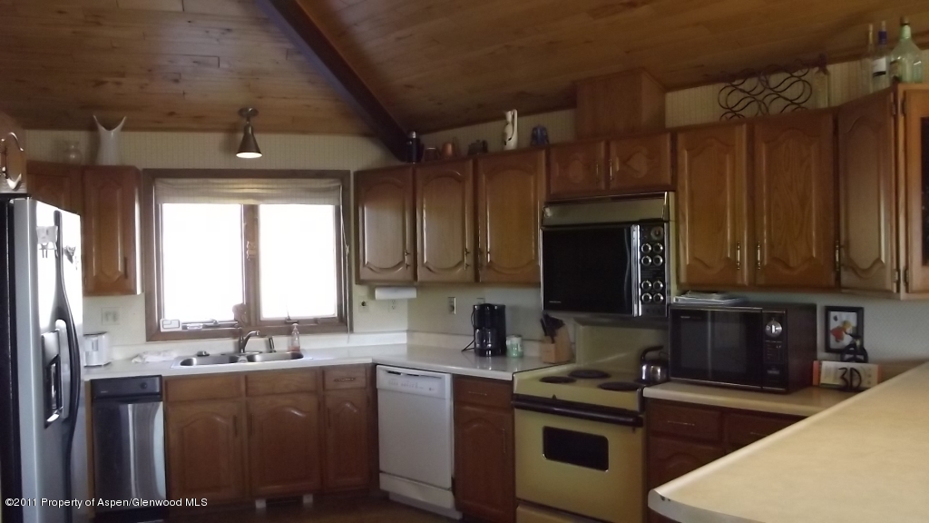 846 Mesa Drive Rifle, CO 81650 - Photo 8 of 16 kitchen (2)