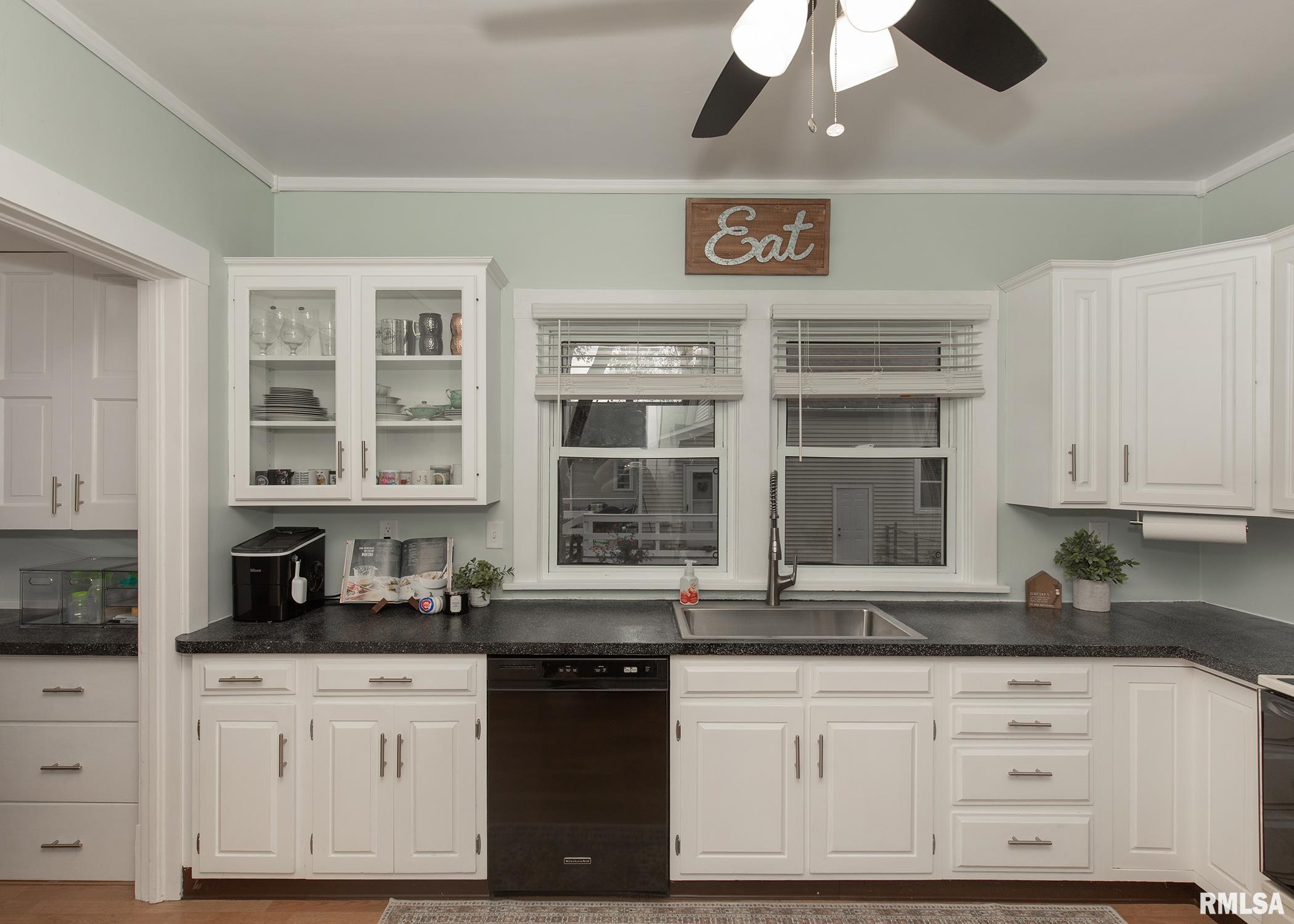 2424 4th Street Moline, IL 61265 - Photo 19 of 36