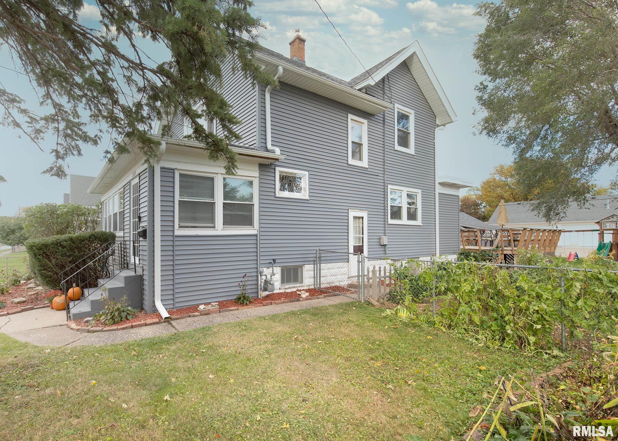 2424 4th Street Moline, IL 61265 - Photo 2 of 36