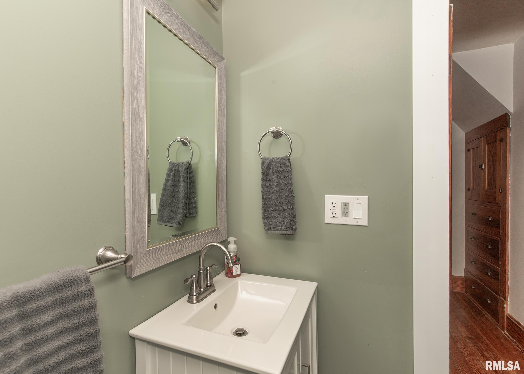 2424 4th Street Moline, IL 61265 - Photo 31 of 36