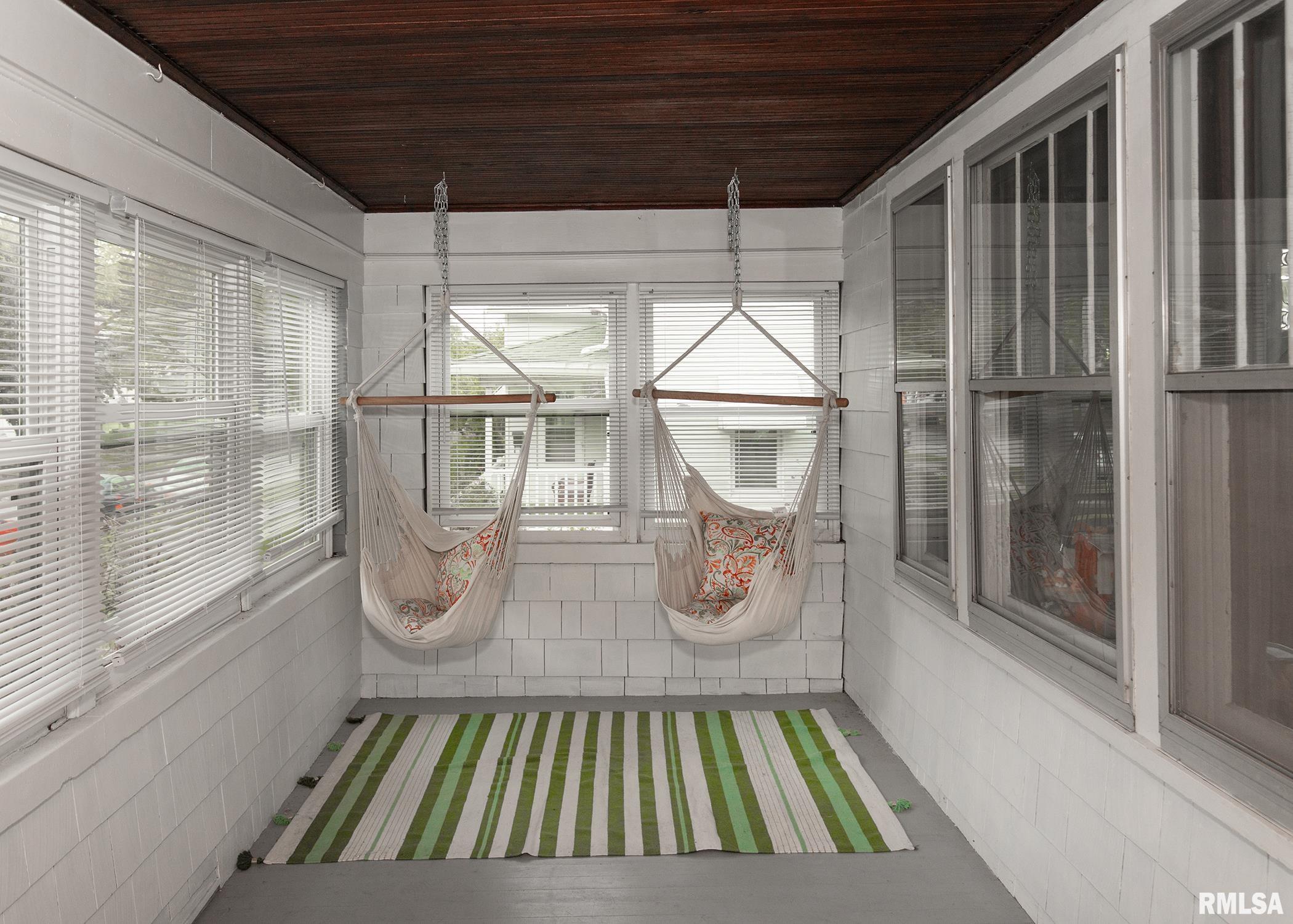 2424 4th Street Moline, IL 61265 - Photo 9 of 36