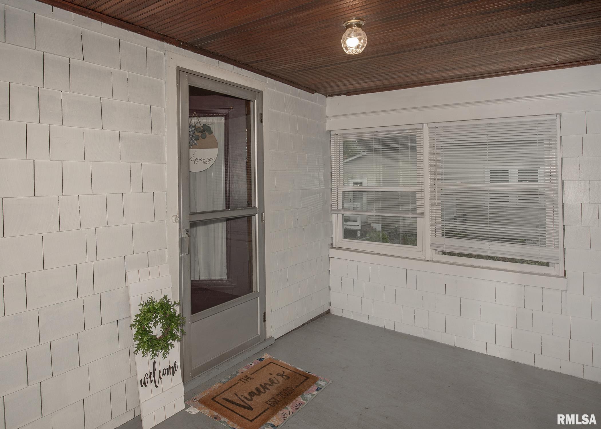 2424 4th Street Moline, IL 61265 - Photo 10 of 36