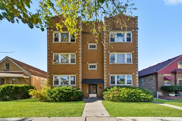 $699,000 | 3724 Oak Park Avenue, Berwyn, IL 60402