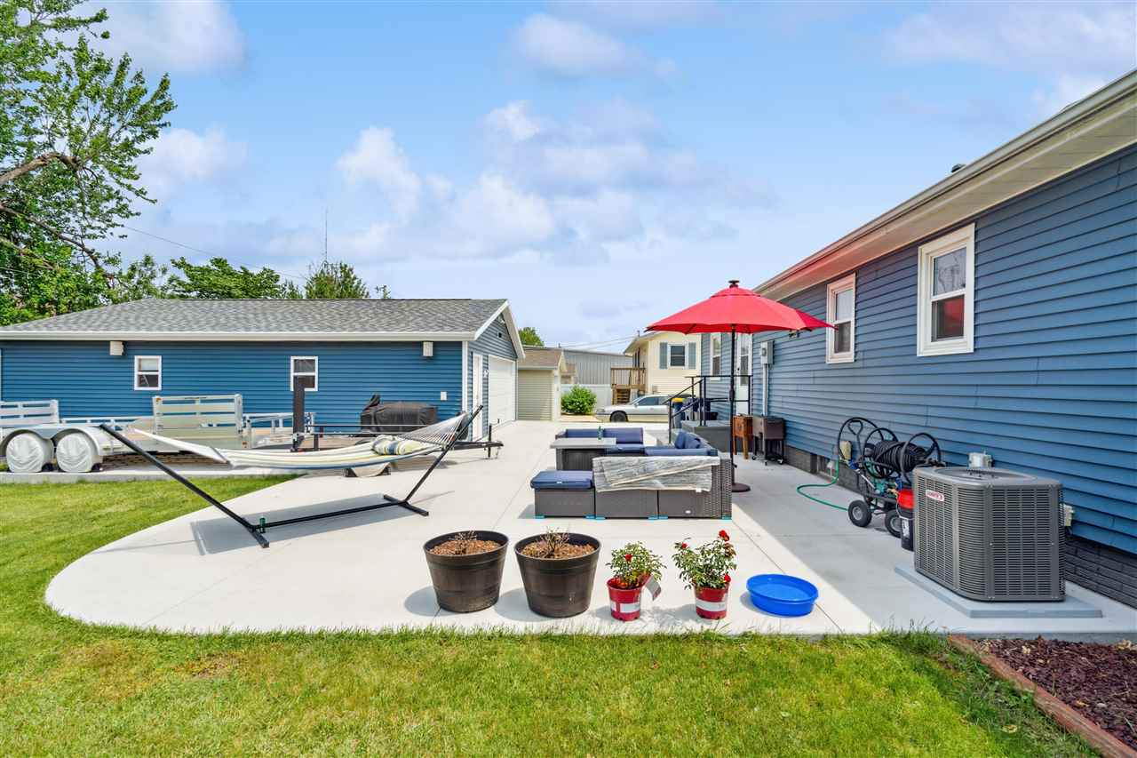 1026 Eisenhower Road Hiawatha, IA 52233 - Photo 26 of 29 Gallery Image 26