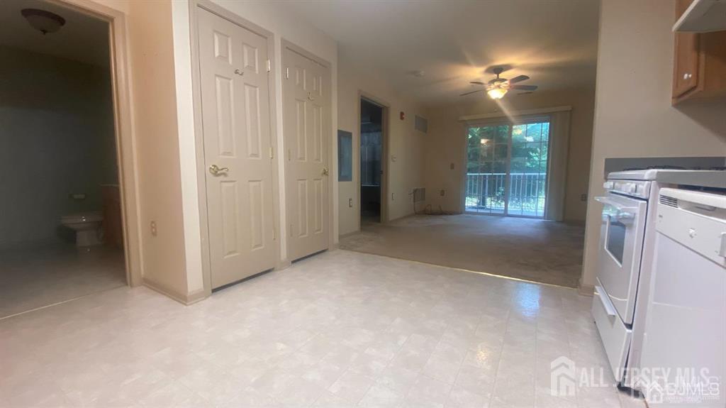 163 Liddle Avenue Edison, NJ 08837 - Photo 5 of 19
