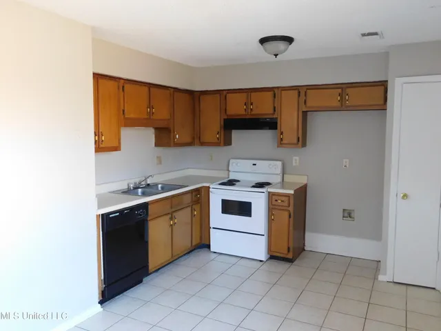 $1,495 | 5820 Briarwood Drive, Horn Lake, MS 38637