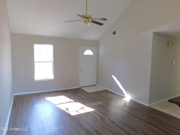 $1,325 | 5820 Briarwood Drive, Horn Lake, MS 38637