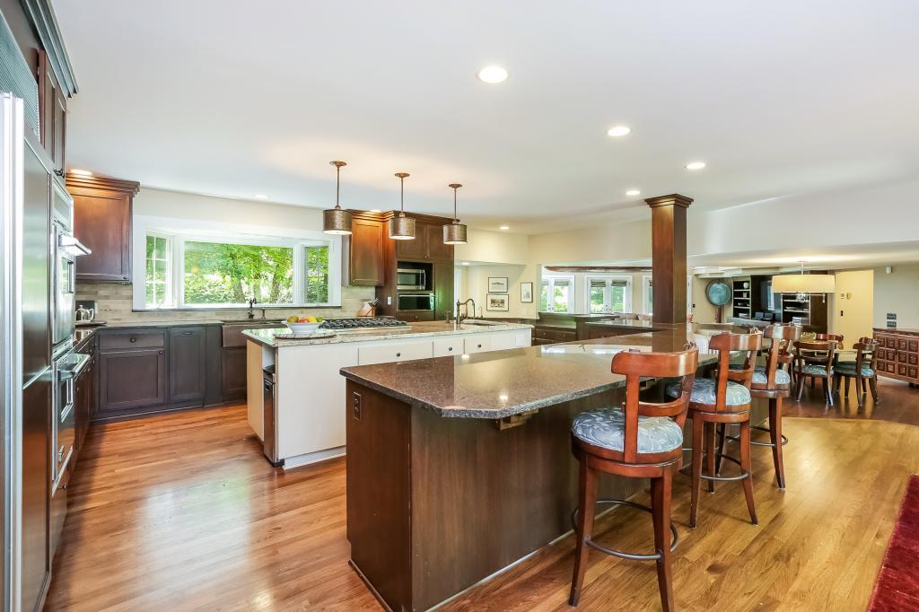 541 North Stream Road Orono, MN 55391 - Photo 8 of 56