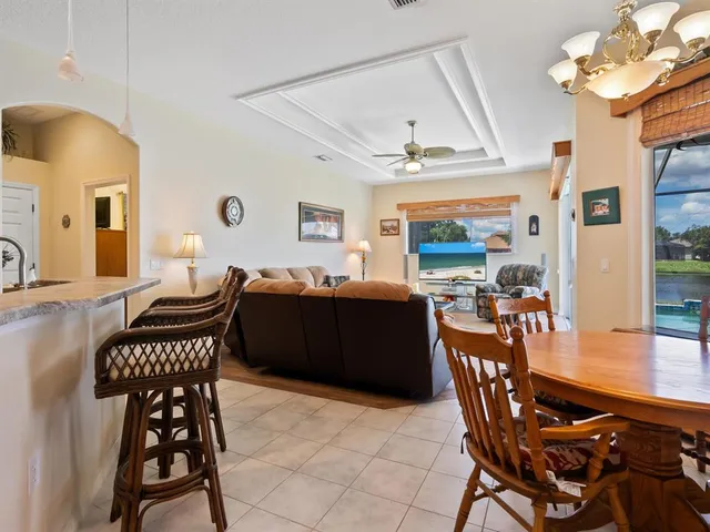 $525,000 | 280 Dahlia Court, Bradenton, FL 34212