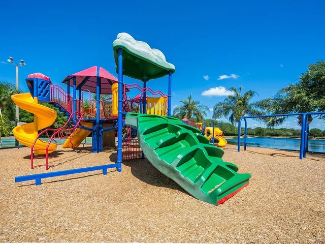 $525,000 | 280 Dahlia Court, Bradenton, FL 34212