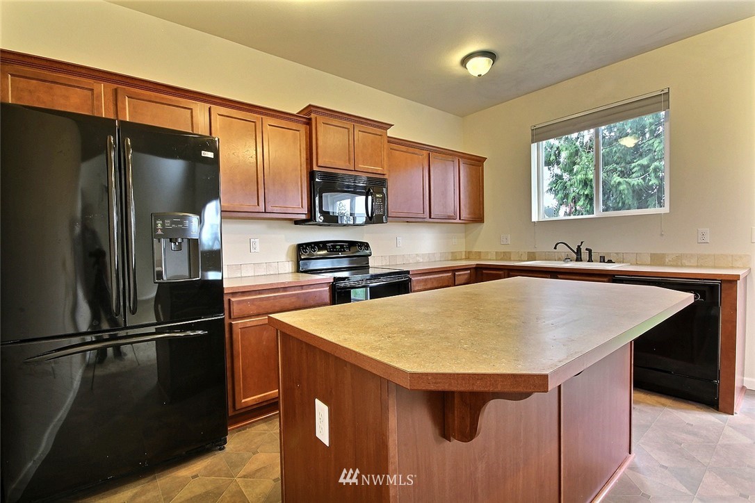 5015 Northeast 5th Place Renton, WA 98059 - Photo 3 of 22