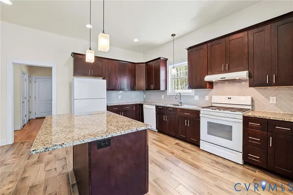 $950,000 | 15430 River Road, Chesterfield, VA 23838