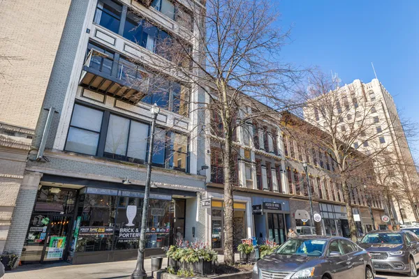 $645,000 | 49 Monroe Center Street Northwest, Unit 5, Grand Rapids, MI 49503