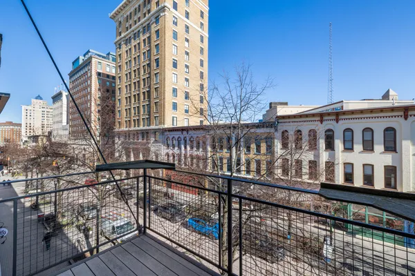 $645,000 | 49 Monroe Center Street Northwest, Unit 5, Grand Rapids, MI 49503