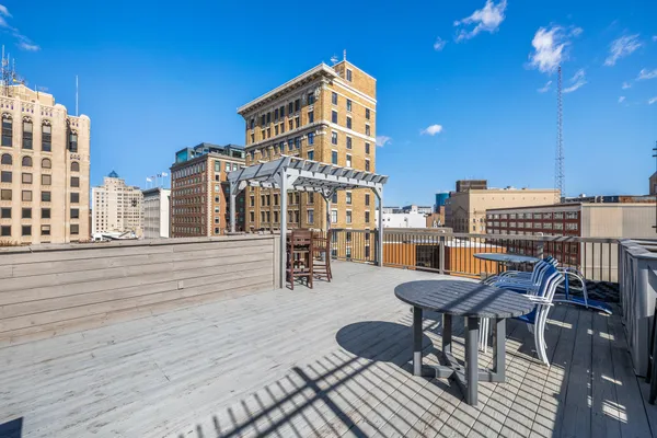 $645,000 | 49 Monroe Center Street Northwest, Unit 5, Grand Rapids, MI 49503