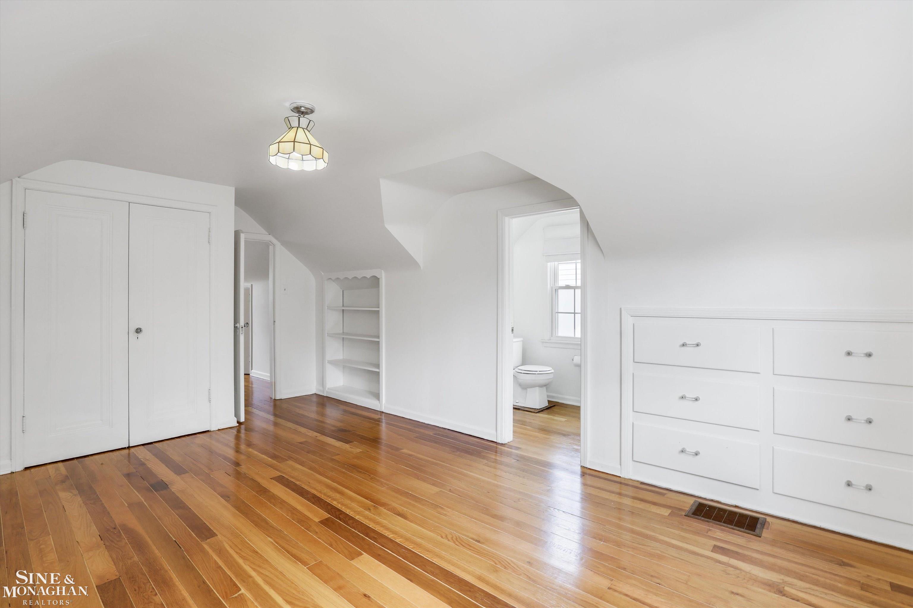 1466 Hampton Road Grosse Pointe Woods, MI 48236 - Photo 19 of 31