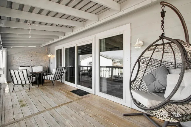 a view of entryway with livingroom and furniture