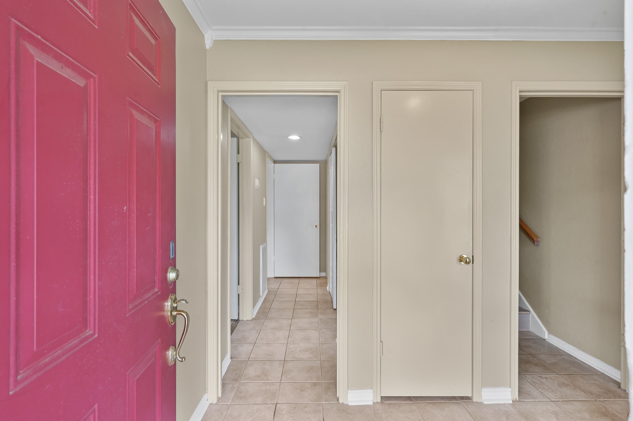 116 April Point Drive North Conroe, TX 77356 - Photo 4 of 44 a view of a hallway with closet area