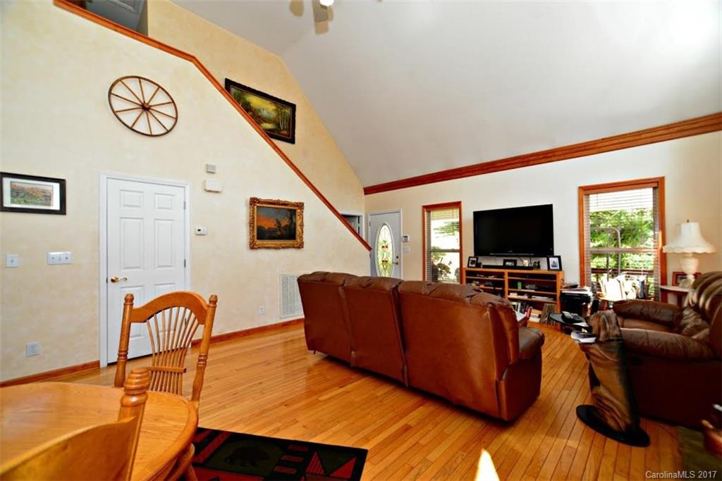 157 Red Rile Trail Sylva, NC 28779 - Photo 4 of 20 Gallery Image 4