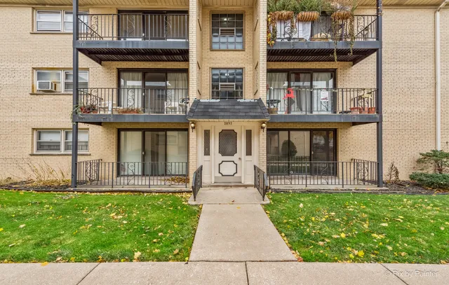 $169,900 | 2037 North Harlem Avenue, Unit 1W, Chicago, IL 60707