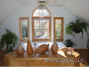 157 Rhododendron Park Road Burnsville, NC 28714 - Photo 11 of 24 Gallery Image 11