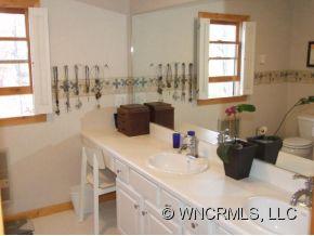 157 Rhododendron Park Road Burnsville, NC 28714 - Photo 12 of 24 Gallery Image 12