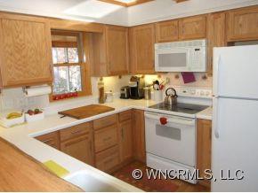 157 Rhododendron Park Road Burnsville, NC 28714 - Photo 4 of 24 Gallery Image 4