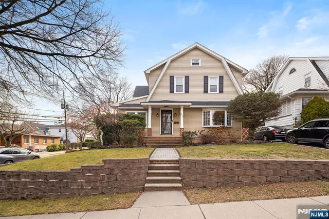 $929,888 | 270 Hamilton Avenue, Hasbrouck Heights, NJ 07604