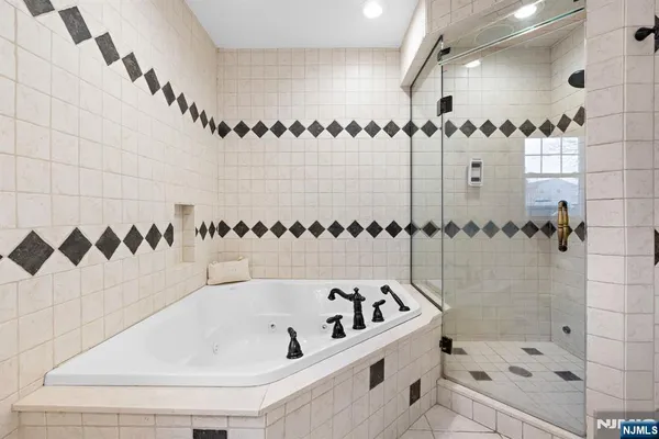 $929,888 | 270 Hamilton Avenue, Hasbrouck Heights, NJ 07604