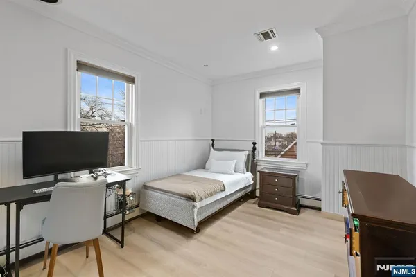 $929,888 | 270 Hamilton Avenue, Hasbrouck Heights, NJ 07604