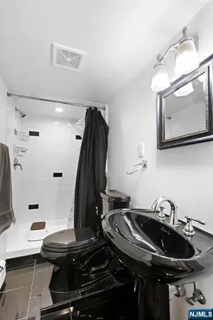 $929,888 | 270 Hamilton Avenue, Hasbrouck Heights, NJ 07604