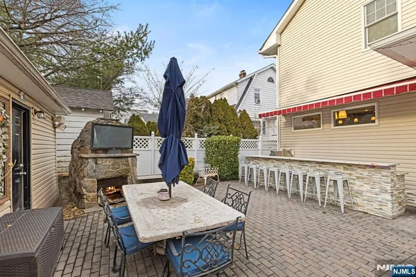 $929,888 | 270 Hamilton Avenue, Hasbrouck Heights, NJ 07604