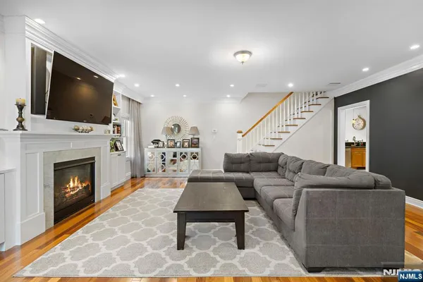 $929,888 | 270 Hamilton Avenue, Hasbrouck Heights, NJ 07604