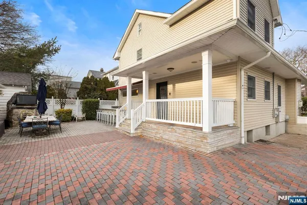 $929,888 | 270 Hamilton Avenue, Hasbrouck Heights, NJ 07604