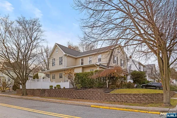 $929,888 | 270 Hamilton Avenue, Hasbrouck Heights, NJ 07604