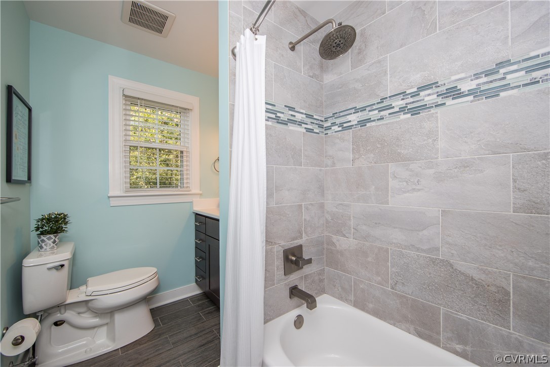 8802 Watlington Road Henrico, VA 23229 - Photo 19 of 36 Hall Bath (level 2) was Remodeled in 2015. This c