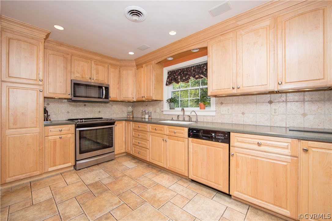 8802 Watlington Road Henrico, VA 23229 - Photo 5 of 36 Updated kitchen features a brand new Whirlpool ove