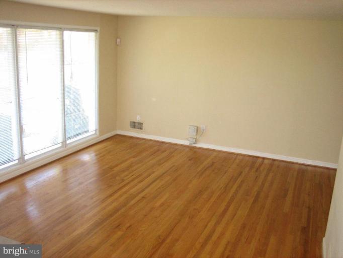13203 May Court Silver Spring, MD 20906 - Photo 11 of 23 Living Room