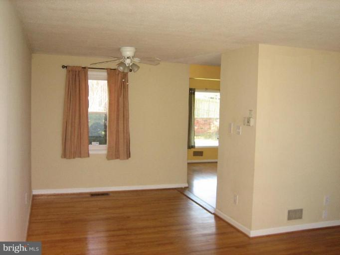 13203 May Court Silver Spring, MD 20906 - Photo 6 of 23 Dining Room