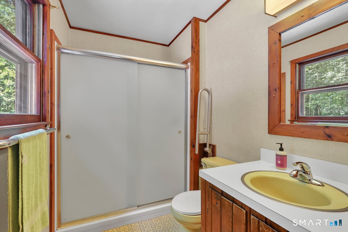 33 Quiet Woods Road East Hampton, CT 06424 - Photo 15 of 28