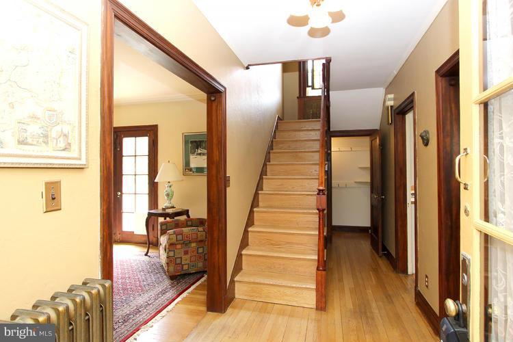 4342 River Road Northwest Washington, DC 20016 - Photo 6 of 27 Interior (General)