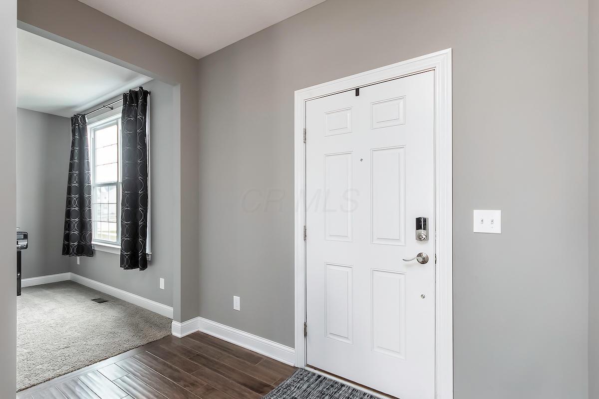 657 Eagle Walk Road Delaware, OH 43015 - Photo 3 of 60