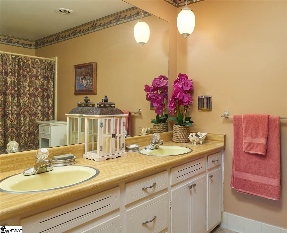 175 Forest Dale Road Marietta, SC 29661 - Photo 15 of 36