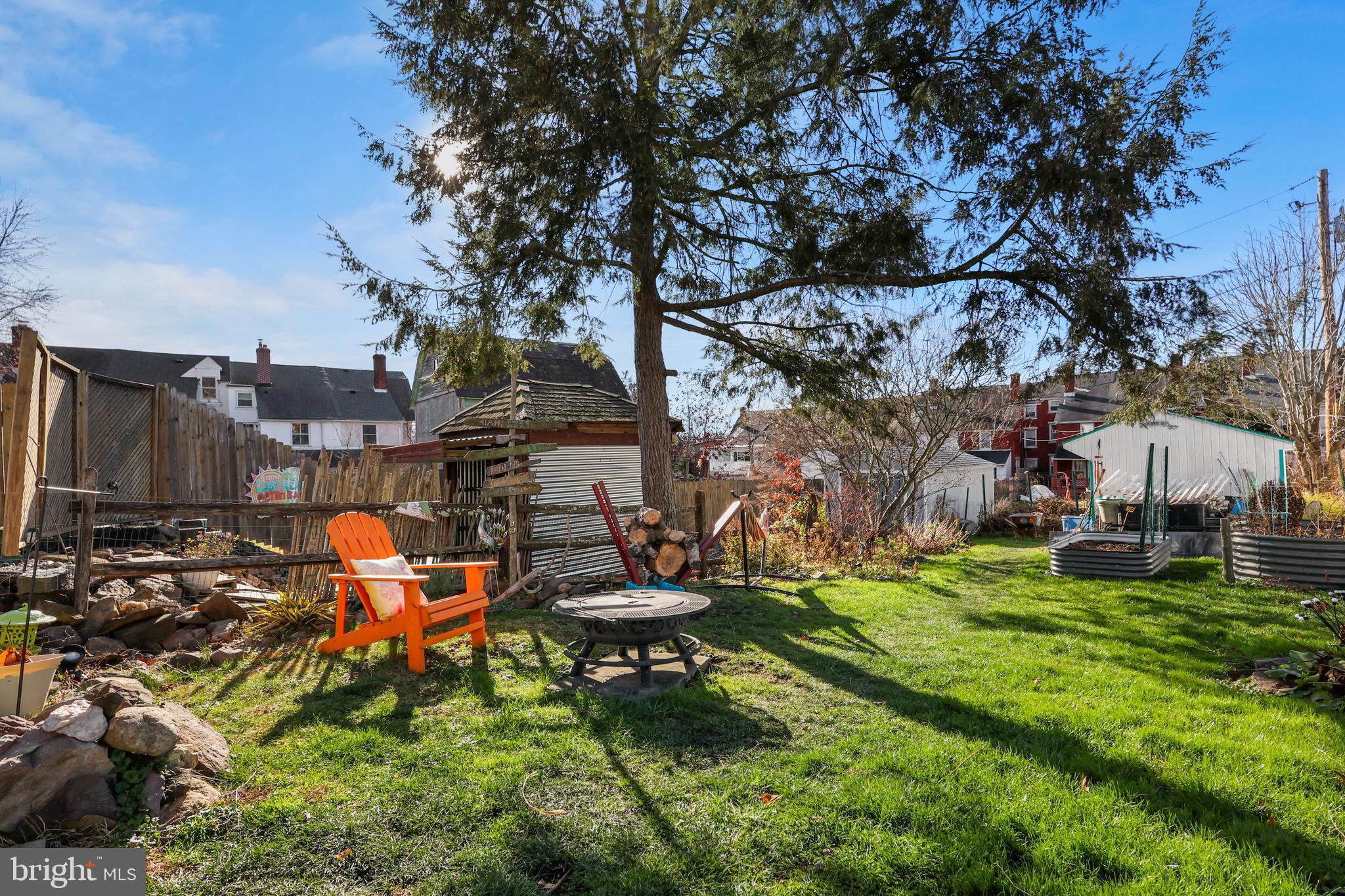 912 Arch Street Perkasie, PA 18944 - Photo 19 of 23 a backyard of a house with table and chairs