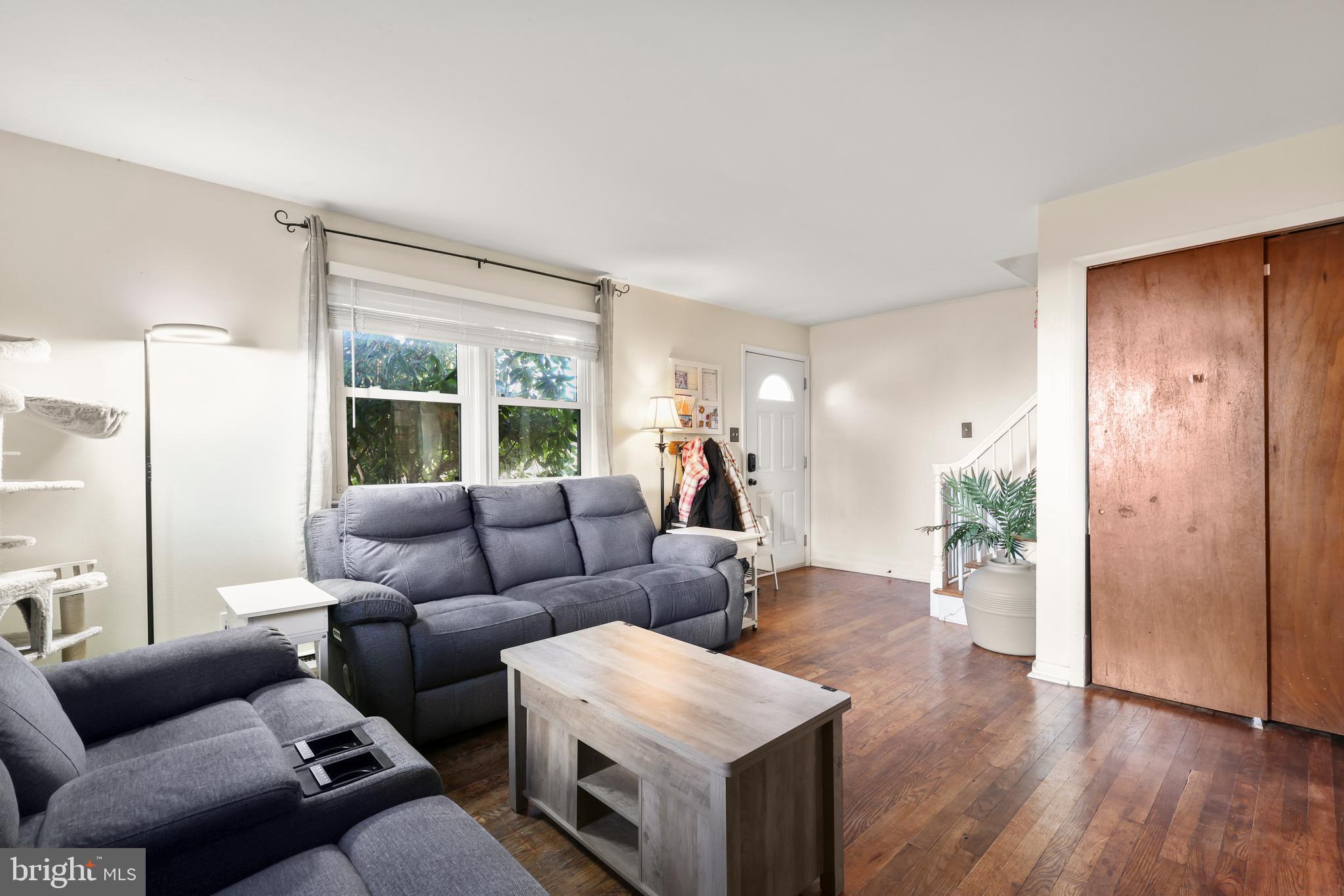 912 Arch Street Perkasie, PA 18944 - Photo 3 of 23 a living room with furniture and a window