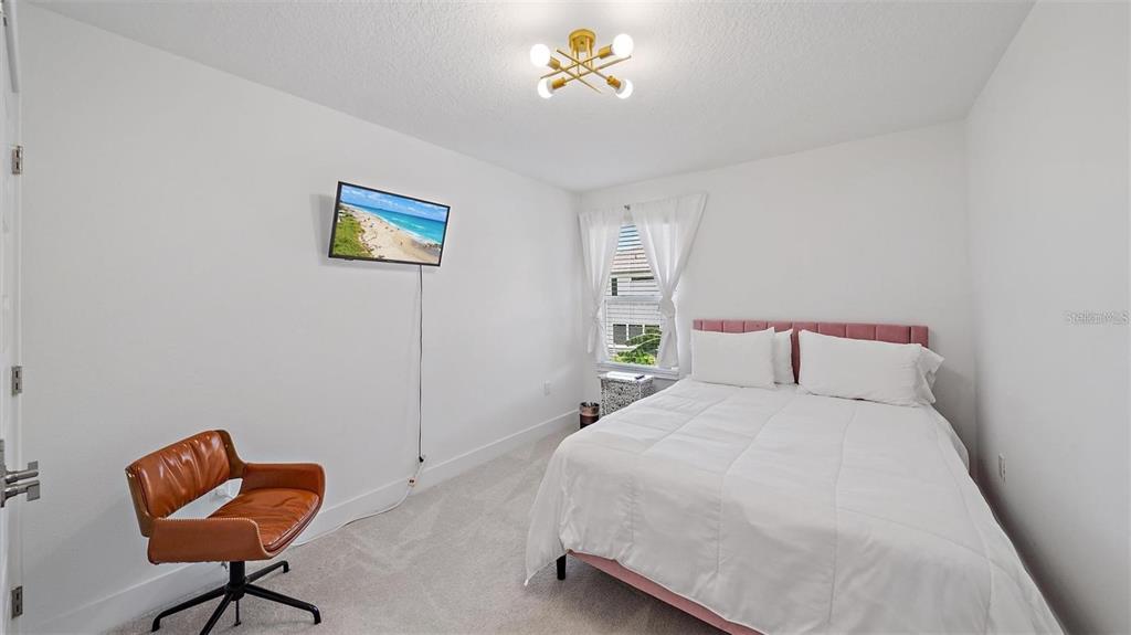 2587 Temple Street Sarasota, FL 34239 - Photo 16 of 25