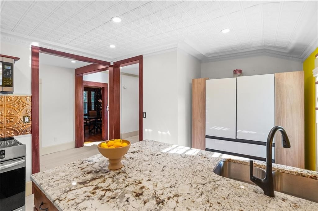 36 Mt Hope Avenue Providence, RI 02906 - Photo 16 of 46