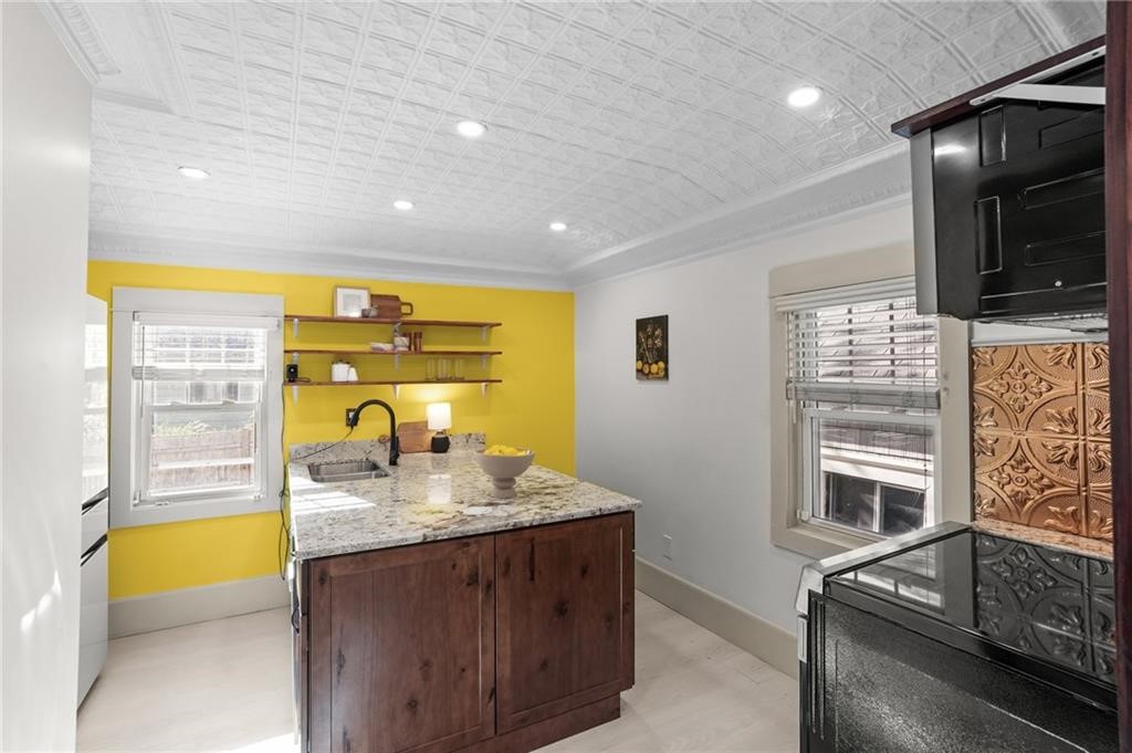 36 Mt Hope Avenue Providence, RI 02906 - Photo 18 of 46